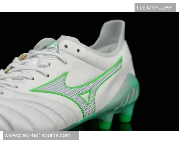 美津浓足球鞋尺码选择指南助你找到最合适的鞋码提升球场表现